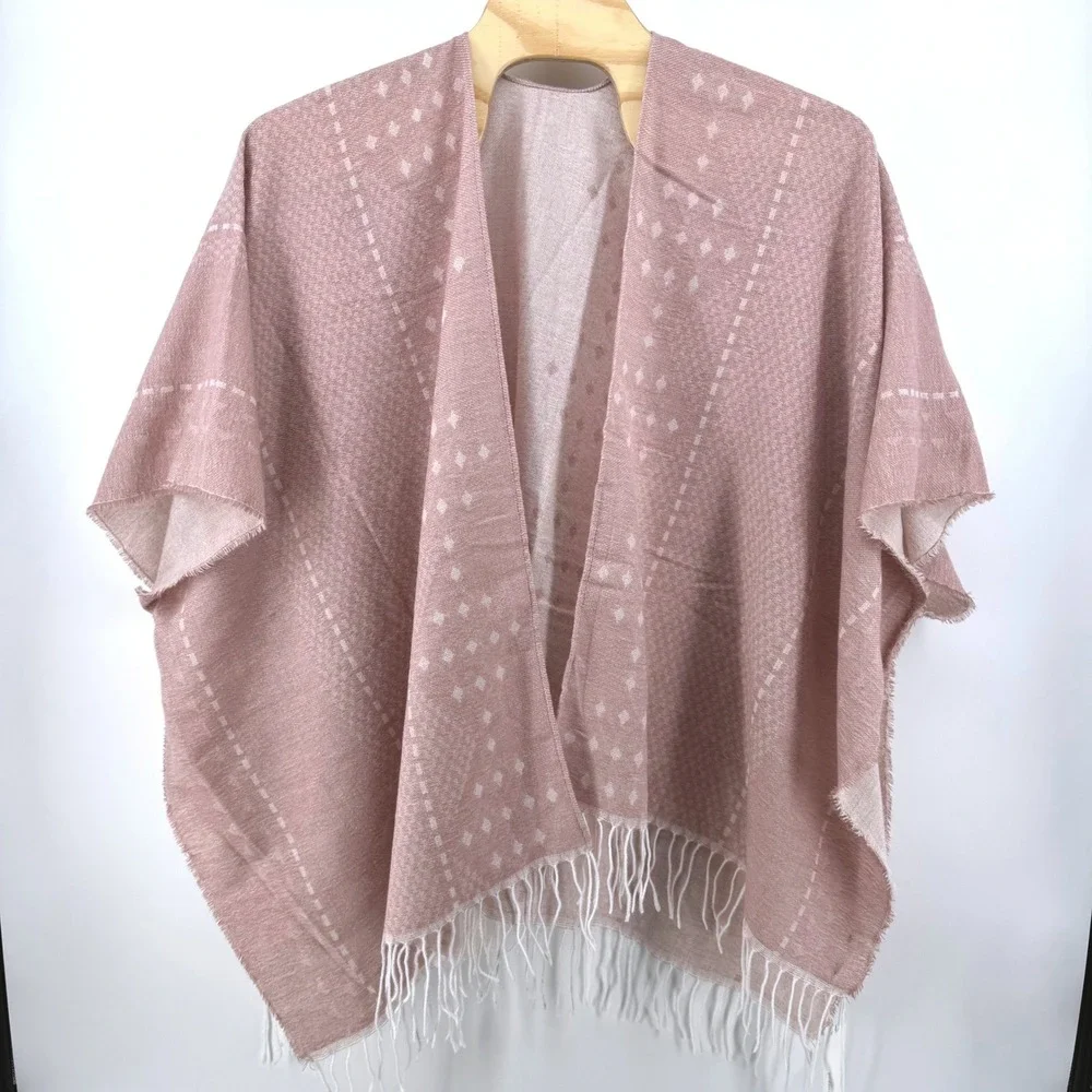 New Gentle Fawn Pink Textured Knit Fringe Poncho Wrap‎ Shawl Scarf One Size